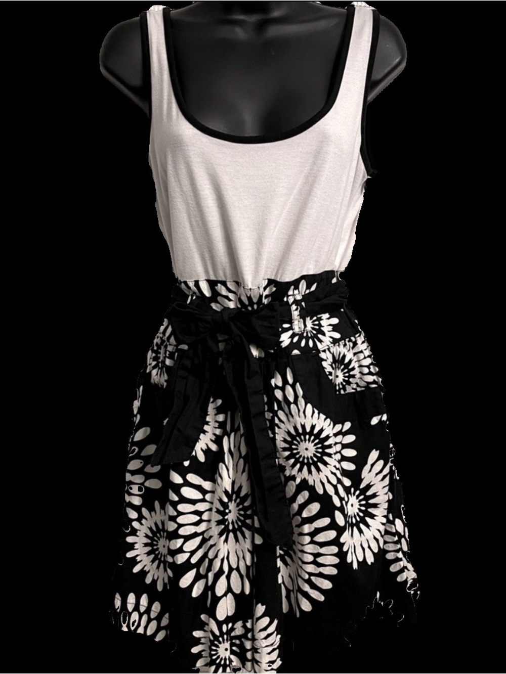 white & black floral summer casual dress with buttons and pockets